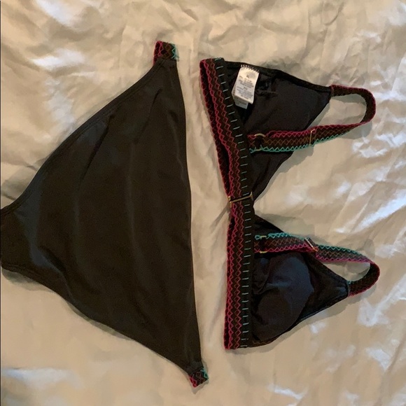 Bikini - Picture 2 of 4